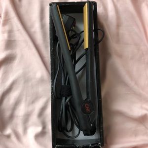 CHI hair straightener